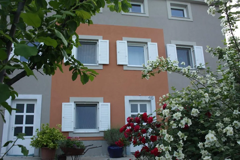 Orange Cube Apartment Fiume Croazia